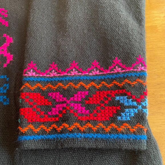 Size XL embroidered Hueyapan Puebla acrilan sweater - Picture 10 of 10